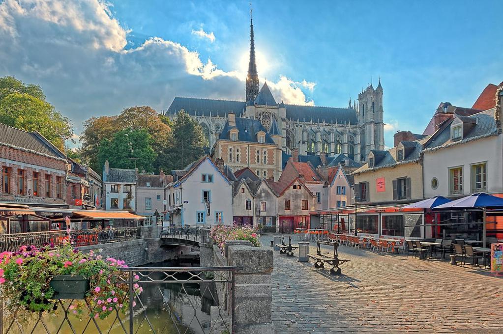 Un Nid En Ville -Amiens Centre Ville Avec Parking Exterior photo